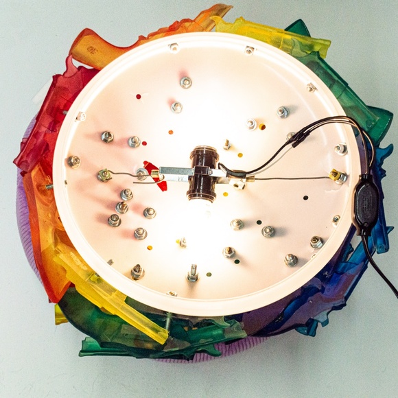 Gun Covered Wall Lamp Hanging lamp, plastic guns - Picture 8 of 8